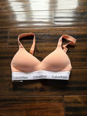 Calvin Klein Push Up Wireless Bra